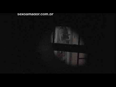 ❤️ Blondie wordt stiekem gefilmd door een voyeur uit de buurt, verstopt achter holle bakstenen ❤️❌ Porno vk at us